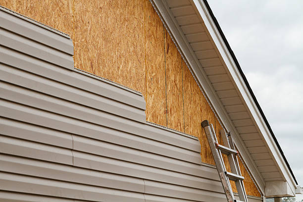 24/7 Emergency Vinyl Siding experts in Plano, IL